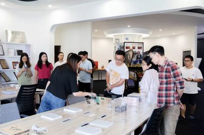 創新青年與成熟企業攜手共進 記中山市易創空間創業孵化基地參觀交流活動